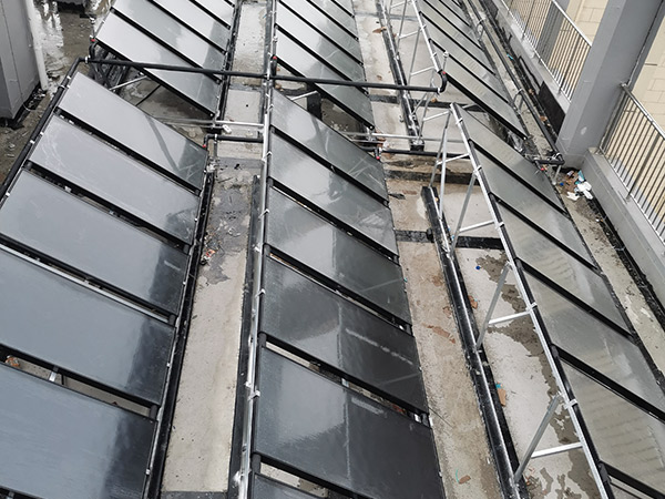 多水箱承壓式空氣能+太陽(yáng)能結(jié)合系統(tǒng)